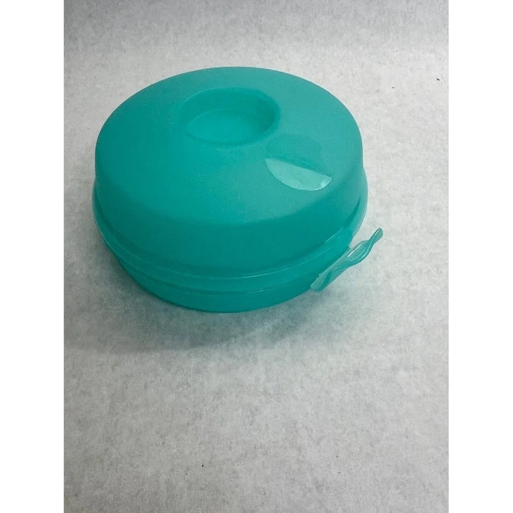 Tupperware Round Sandwich Keeper Teal Hinged Snack Container 5 Inch Bagel Box
